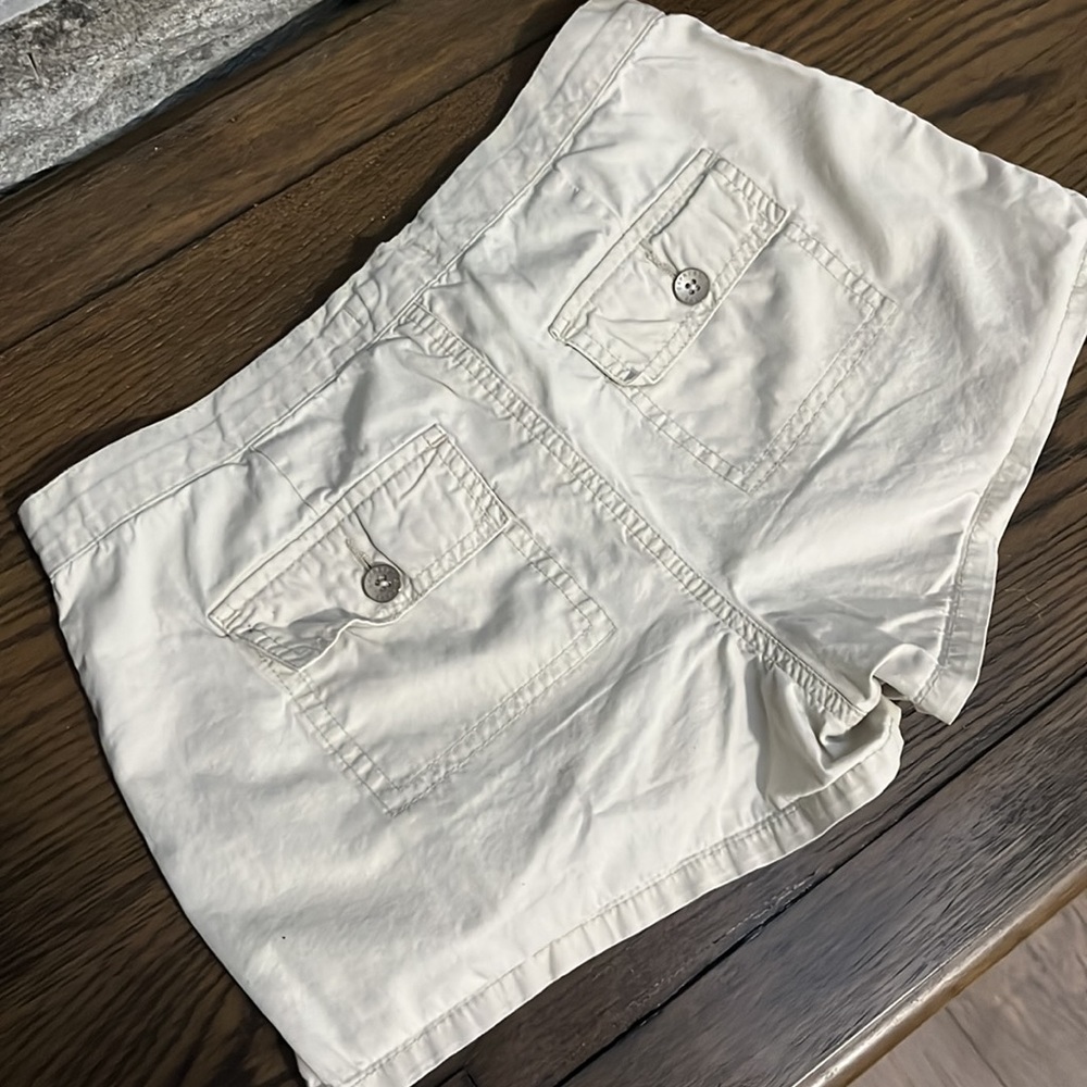 Express Shorts - Picture 3 of 7